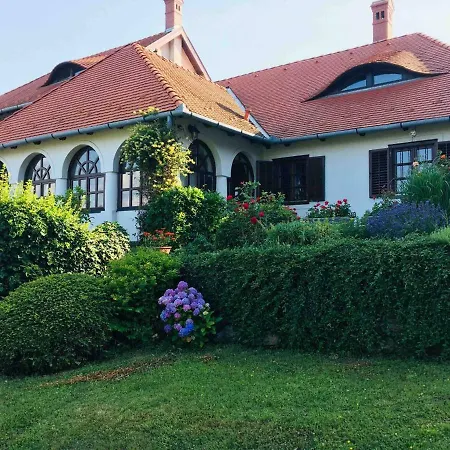 Badacsony Exclusive Villa *